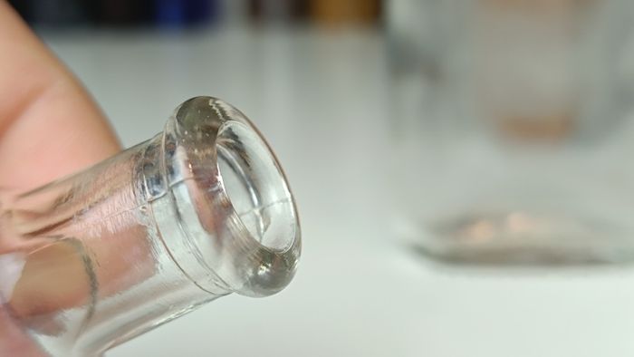 499 - Set of 6 Vintage Clear Glass Screw Cork Top Collectible Decorative Bottles and Jars