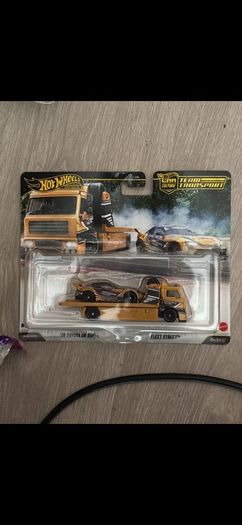 Huge bundle of hotwheels