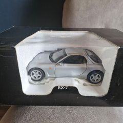 kyosho rx7 1:18