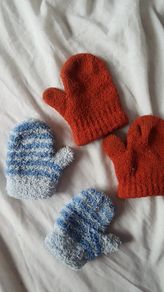 Unisex blue mittens size uni baby 2 euro each pair