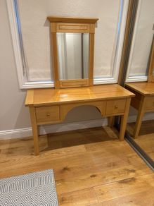 Dressing table + mirror