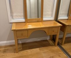 Dressing table + mirror