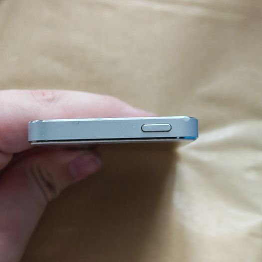 Apple iPhone 5 - 16GB - Silver - 3 - Activation locked - Parts only