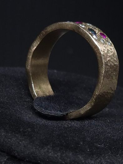 Vintage 9ct Gold Sapphire Ruby Diamond Textured Ring Size 54