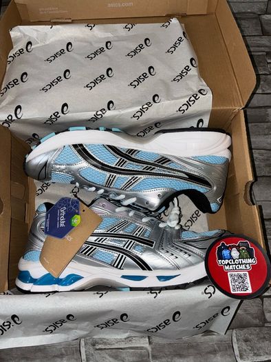 Onclouds, asics , sauconys