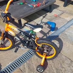 Kids 14" Strike Bike with Stabilisers - Age 3 to 6 Years