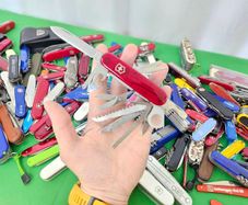 Vintage 1980s Victorinox Champion Discontinued Collectable Swiss Army Knife 91mm