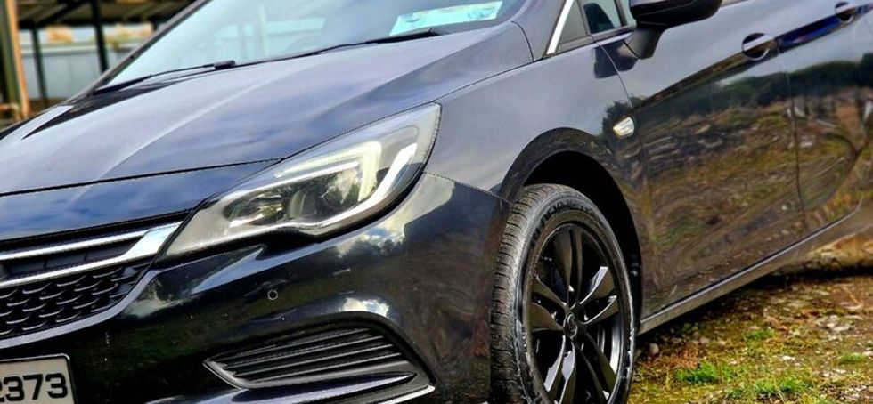 2016 Vauxhall Astra Blacked-out D-badge
