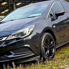 2016 Vauxhall Astra Blacked-out D-badge