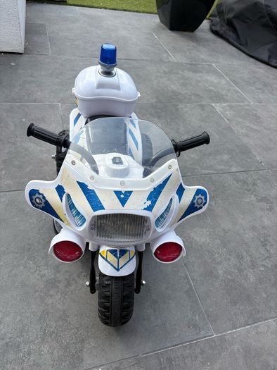 kids ride on police motor bike