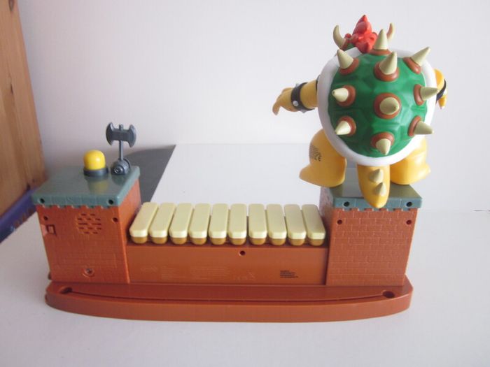 Super Mario Deluxe Bowser Battle Playset