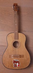 Guitar full size