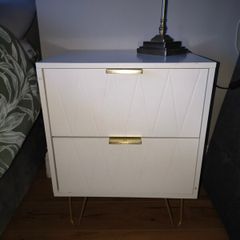 2 side lockers