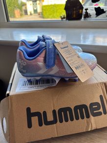 kids football boots