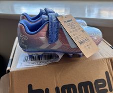 kids football boots
