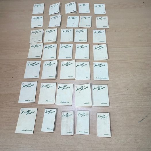 Kensitas Medium Silk Cigarette Cards Flowers 1934 - 31 Medium and 4 Small