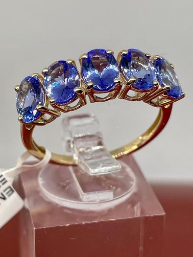 Gold 9K (375) Yellow Gold Premium Tanzanite 5 Stone Ring 4.00 Ct.