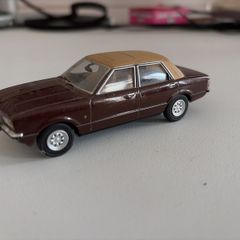Vanguards Ford Cortina Mk4