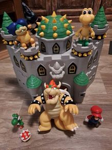 bowser castle & mario figurines