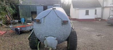 1600 gallon mollases/water tank