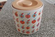 Kitchen pot