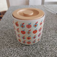 Kitchen pot