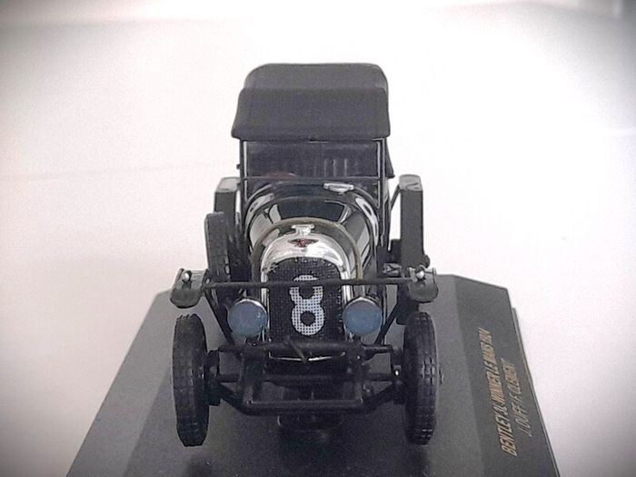 Diecast Model Le Mans Winning Bentley Le Mans 1924 1st - IXO 1:43