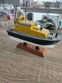 model lifeboat