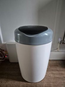 Tommee Tippee Simplee Sangenic bin