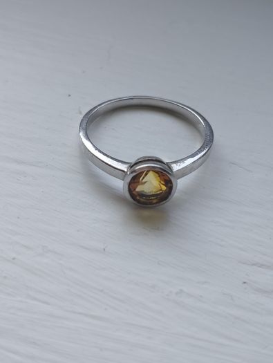 925 Sterling Silver Ring with Citrine.