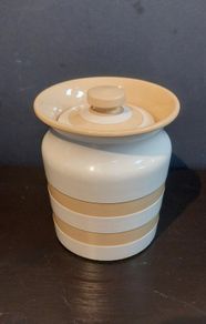 Fabulous RARE Collectable Traditional Cornishware Storage Jar in the Very Rare and Discontinued Gold & White Colourway, TG Green, Restyled by Judith Onions, Circa 1968 to 1975