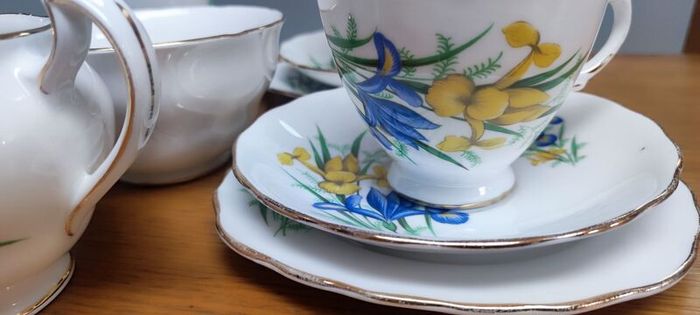 14 pcs Vintage Crown  Royal Bone China
