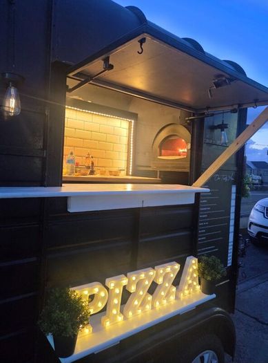 Pizza trailer