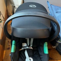 Cybex Aton b2 I-size car seat and base