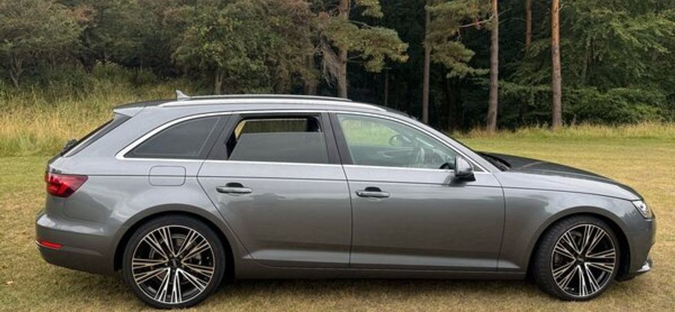 Audi A4 Avant S-line / Highest Spec  / Low Milage