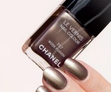Limited Edition Le Vernis Nail Colour 757 Rose Fusion Chanel ( Vintage)