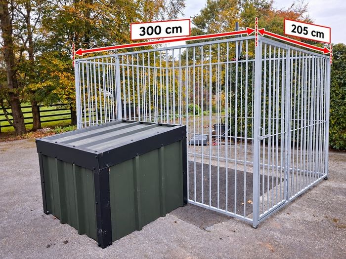 Dog kennel and dog run
