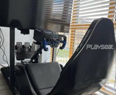 Full Sim Racing Rig - Playseat F1 + Fanatec V3 Pedals + TV