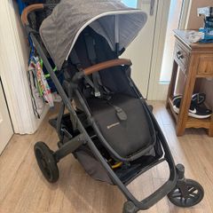 Uppababy vista 2021 with accessories