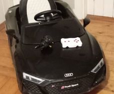 Audi R8 Spyder ride on car
