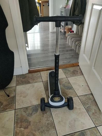 3 wheel light up scooter
