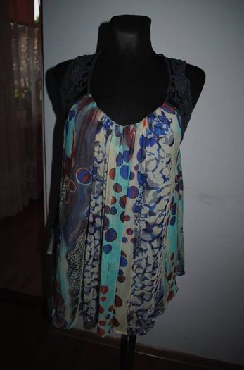 Sleveless top from Next size UK20 EU48 Postage included
