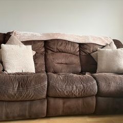 3 seater recliner sofa and 2 armchairs