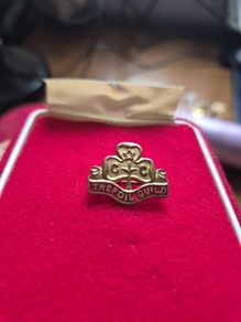 Vintage Girl Guild Trefoil Promise Badge