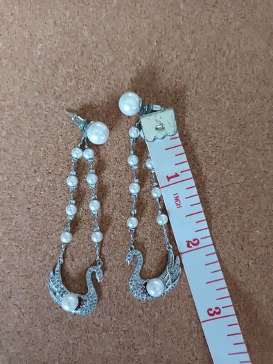 Lovely swan earrings