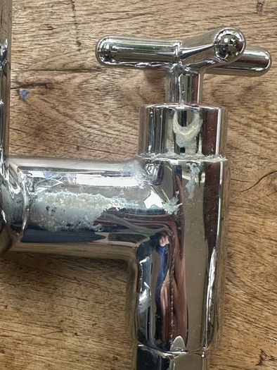 chrome bath taps