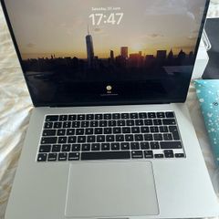MacBook Air 15" M3 (2024) 16GB RAM 512GB SSD Like New, Warranty