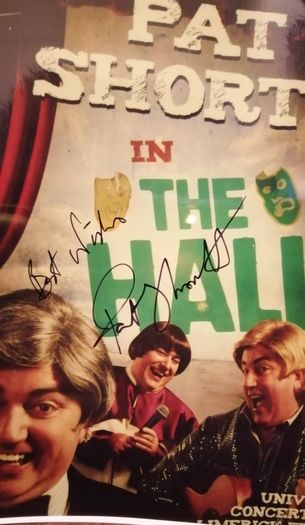 Autographs comedy