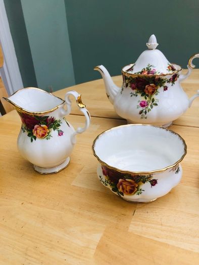 Royal Albert Old Country Roses Tea Set