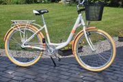Ladies Bike N Basket Lovely Condition